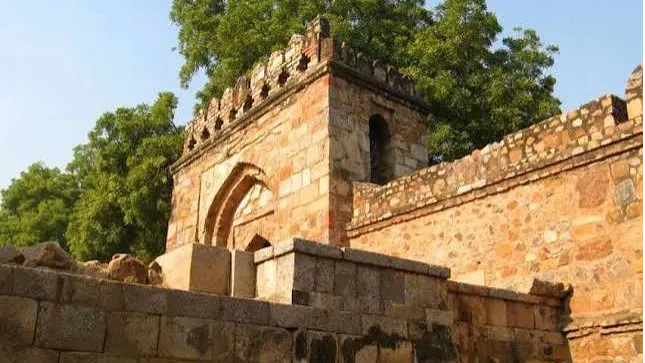 Lodhi Fort (Purana Qila)